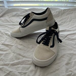 Vans  White and Navy old school Sneakers men’s 8 women’s 9.5